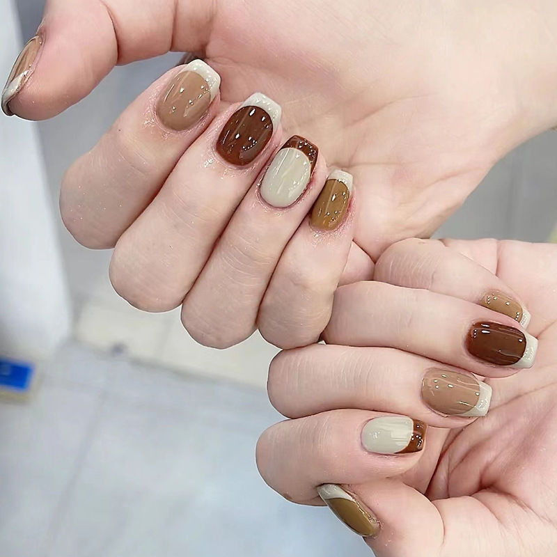 24 шт., карамельно-коричневая  – обзор и цена Nail Art Simple Elegant