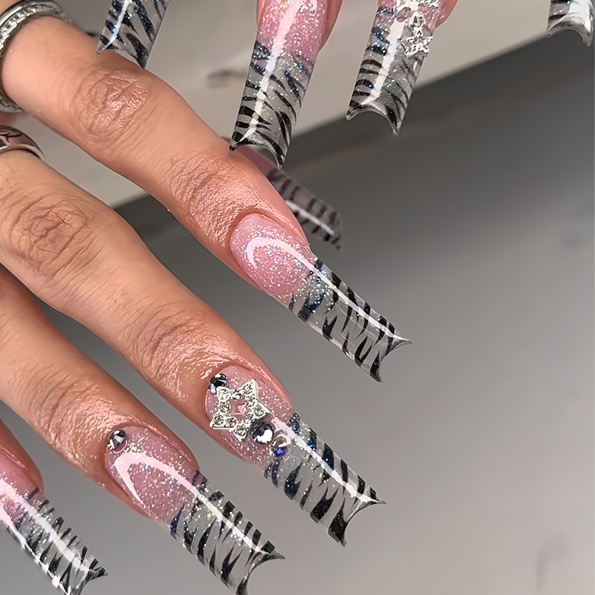 Набор из 24 длинных накладных  – обзор и цена Nail Art Gliter